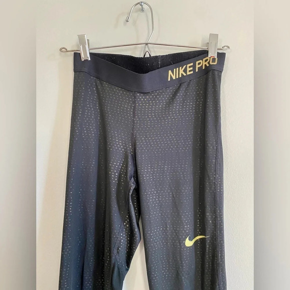 Nike Pro Black & Gold Metallic Dotted Leggings Size Small - Picture 6 of 13